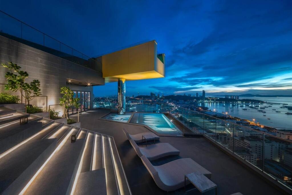 Downtown Chic Condo Rooftop Pool #En797 パッタヤー エクステリア 写真